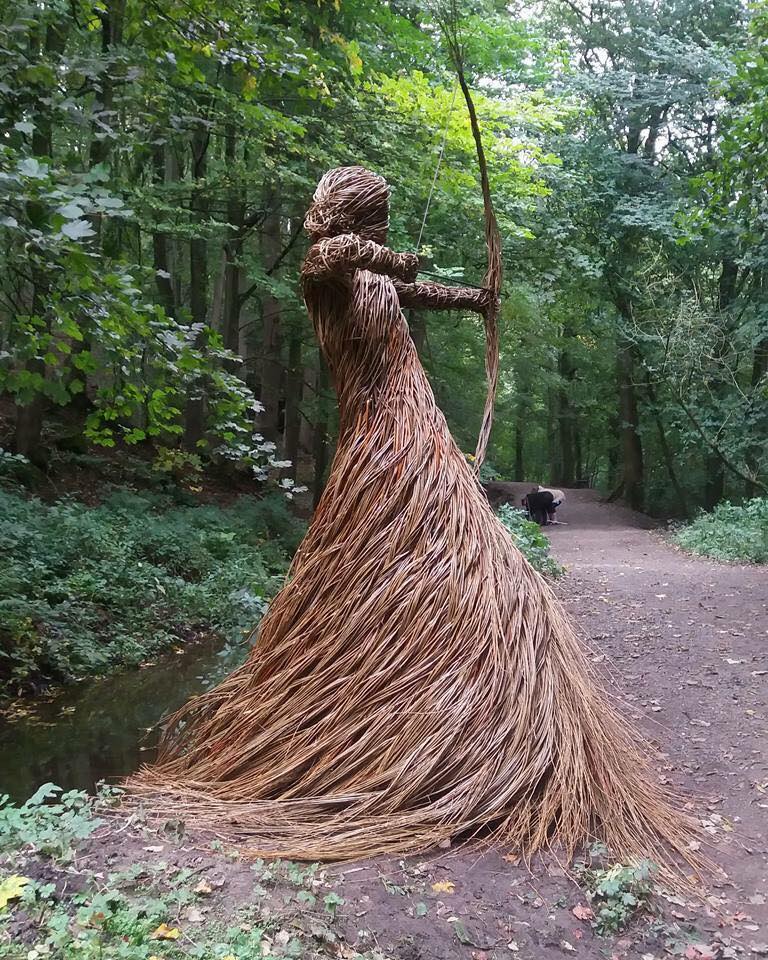 Huntress of Skipton_Anna &amp; the Willow_Castle-Woods-in-North-Yorkshire-UK. Photo_Fiona French‎_Ancient and Sacred Trees of Britain